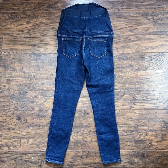 Madewell • Maternity Over-the-Belly Skinny Jeans in Orland Wash: TENCEL™ Denim - Picture 8 of 11